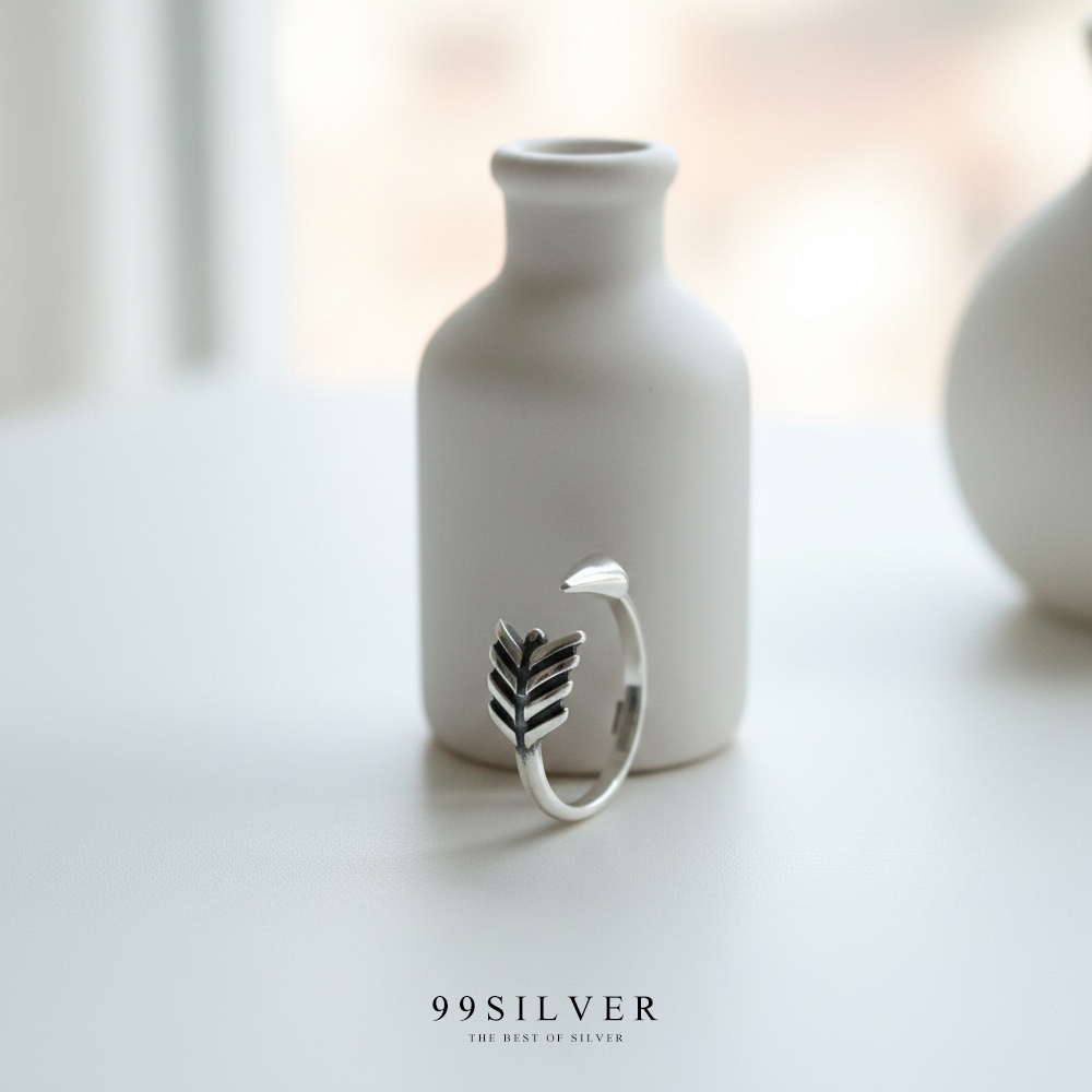 แหวนลูกศร Arrow Ring แบบหัวจรดหางศร ตัวเรือนรมดำชักเงา