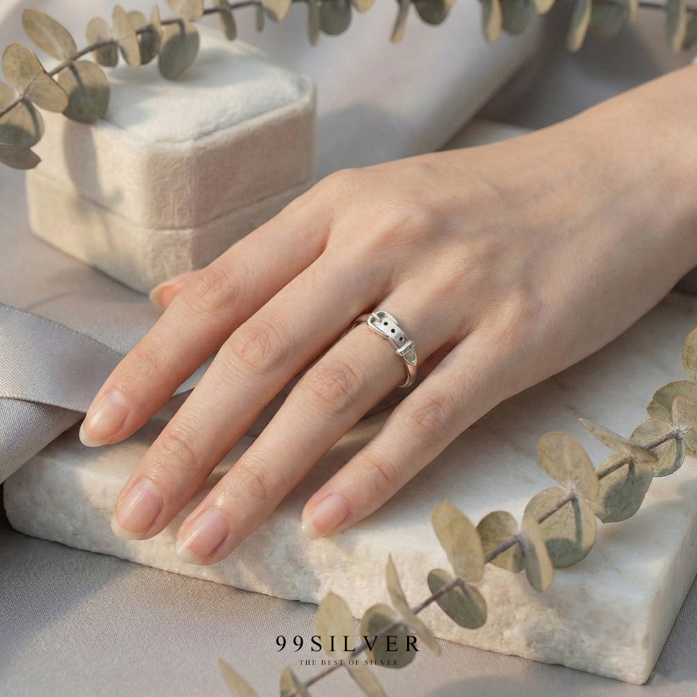 แหวนเข็มขัด หน้ากว้างแหวน 5 มิลลิเมตร ตัวเรือนขัดเงา ลงยาดำ