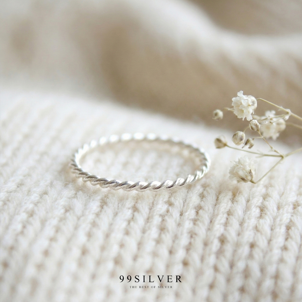 แหวนเกลียว ลายเล็ก เรือนเงินแท้กัดขาวสีสว่าง ขนาดเกลียว 1.5 มิลลิเมตร