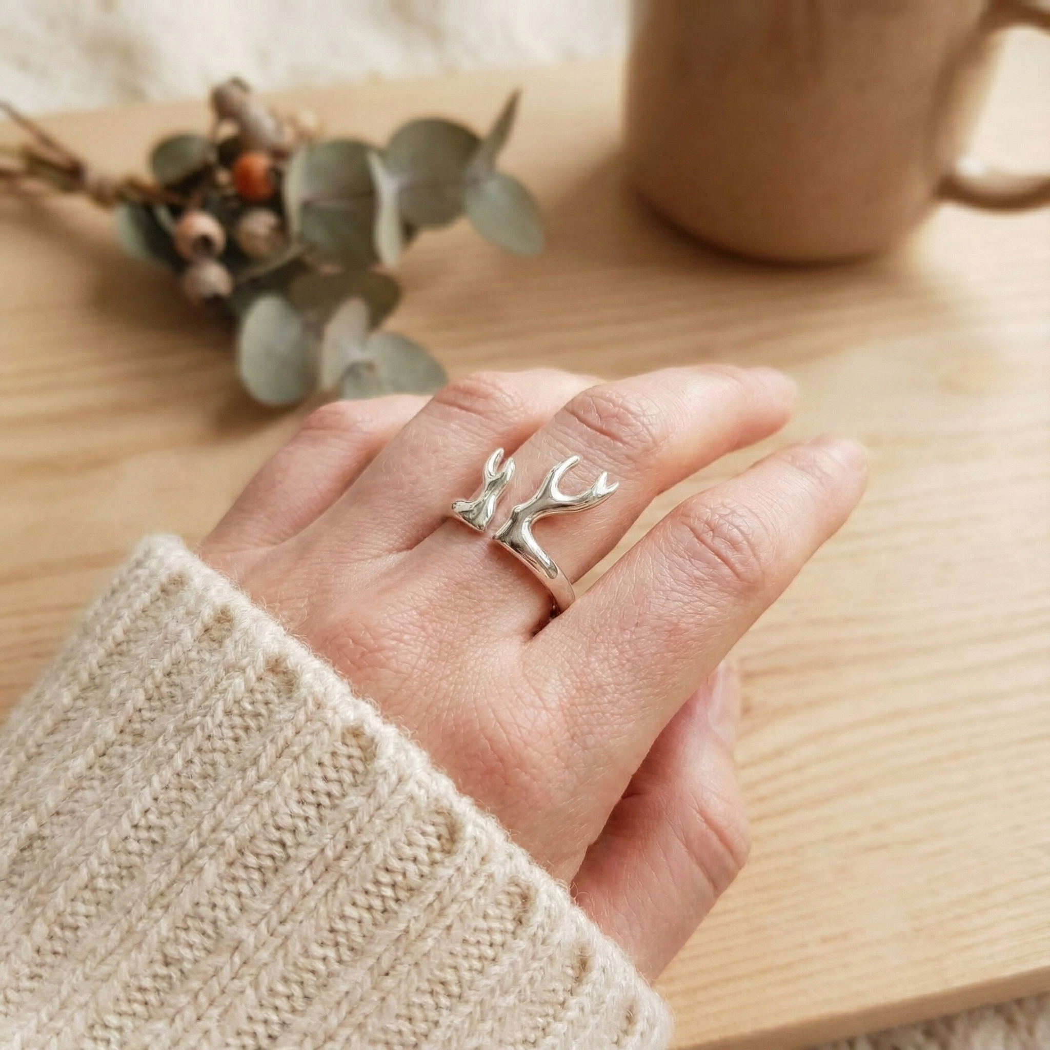 แหวนเขากวาง ดีไซน์สวย ใส่ง่ายเป็นแหวนก้านเปิด ไม่เชื่อมติด