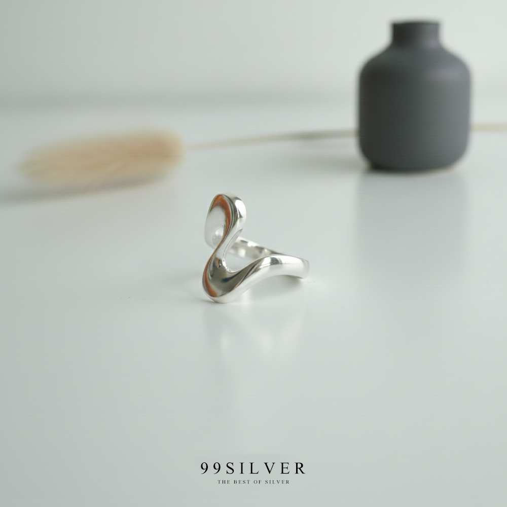 แหวนเงินตัว S แบบผิเงาโค้่ง อ่อนช้อยสวนงามผิวขัดเงาใส่สบาย