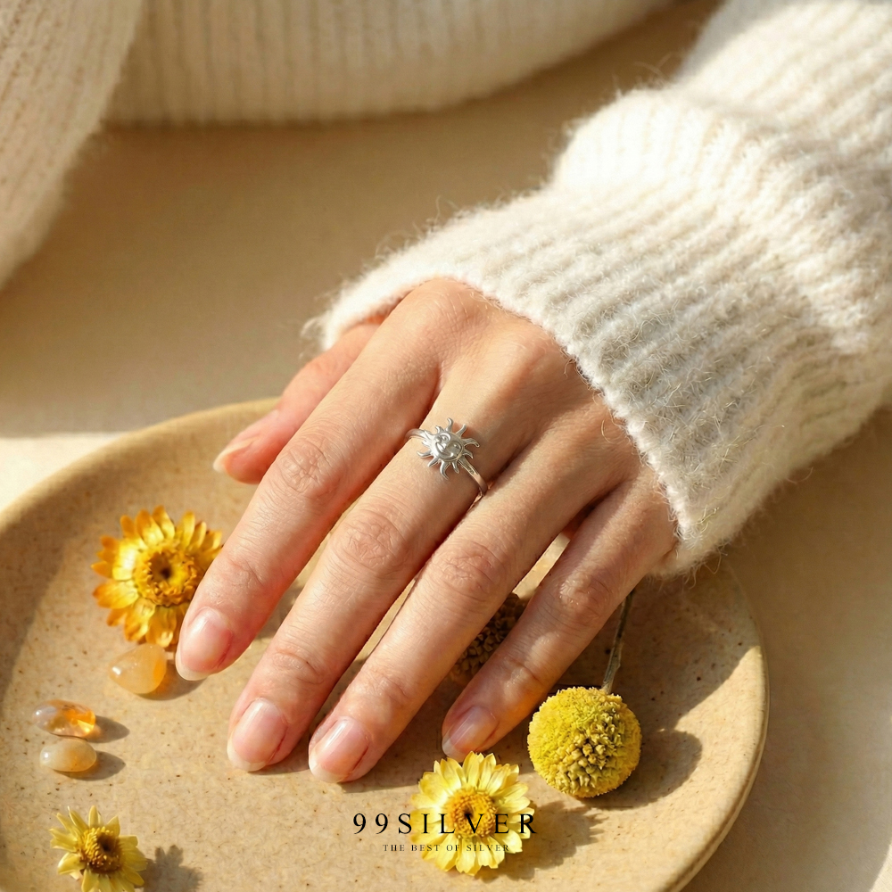 แหวนพระอาทิตย์จิ๋ว หน้ายิ้ม ก้าน1.5 มิลลิเมตร เล็กๆใส่สบาย