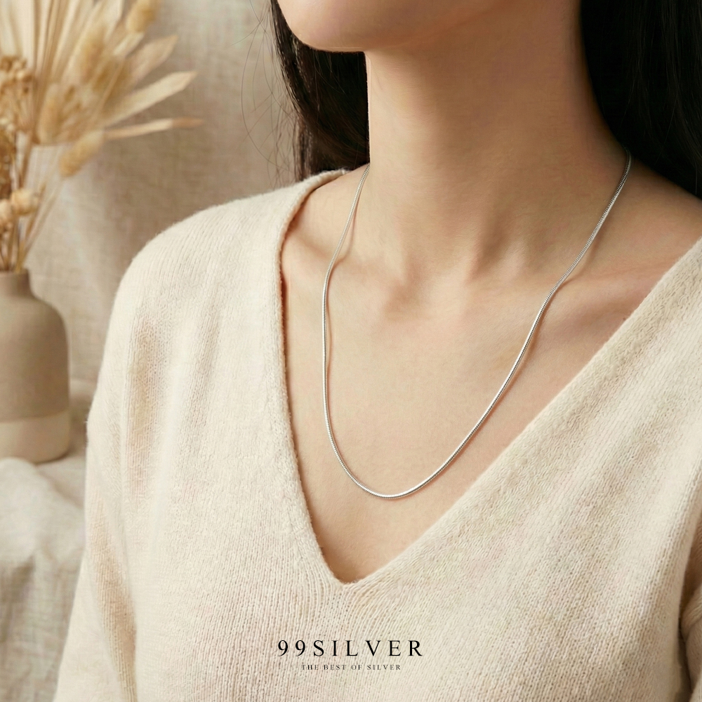 สร้อยเกร็ด เงินแท้ ลายของสร้อยต่อกันเป็นเกร็ดแข็งขนาดกลาง 2 มิลลิเมตร