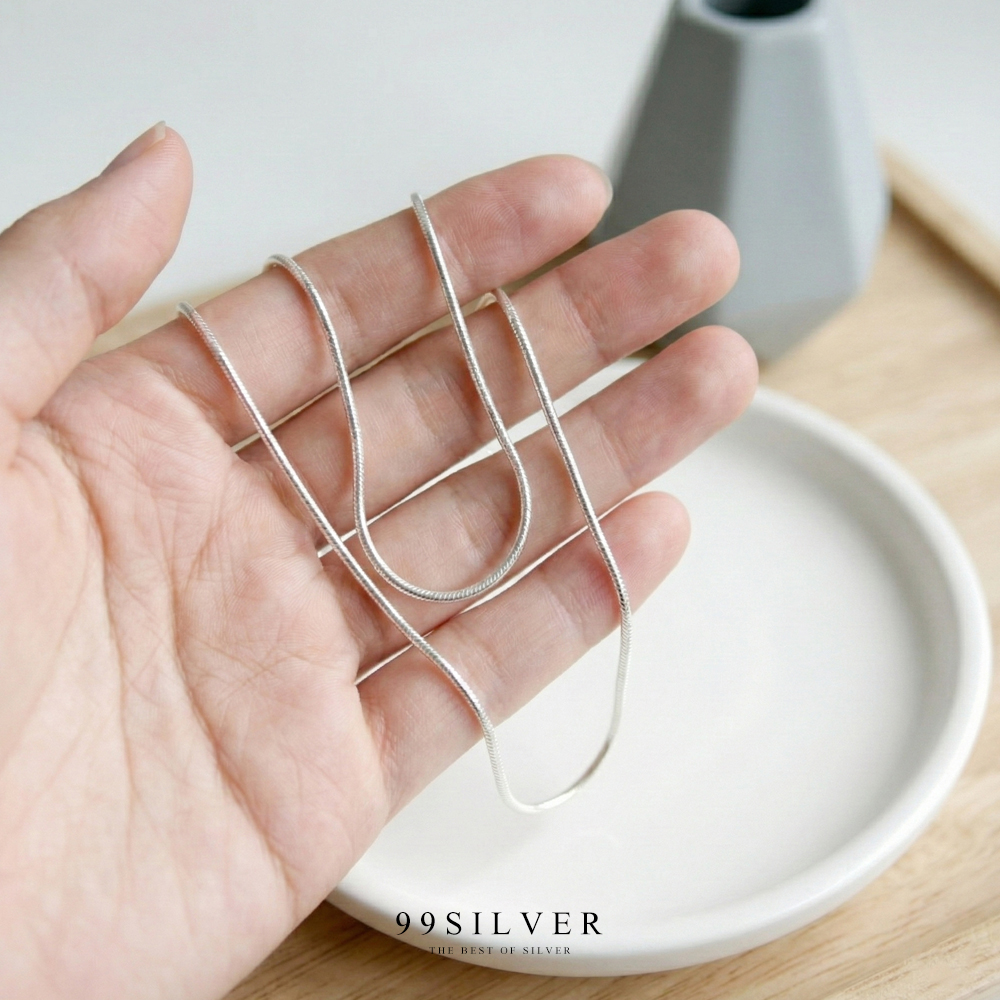 สร้อยเกร็ด เงินแท้ ลายของสร้อยต่อกันเป็นเกร็ดแข็งขนาดเล็ก ขนาด 1 มิลลิเมตร