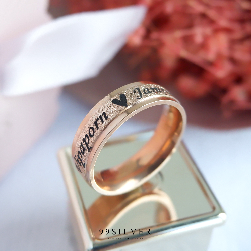 แหวนสแตนเลสแท้หน้ากว้าง 6 มิลลิเมตร ขอบละระดับ ผิวประกายกริตเตอร์