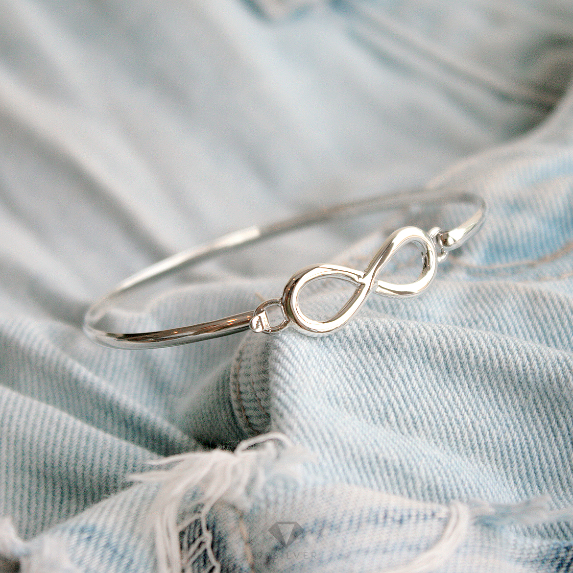 กำไลอินฟินิตี้ รักนิรันดร์ ผิวเรียบเงา ก้านยึดแบบตะขอเกี่ยว