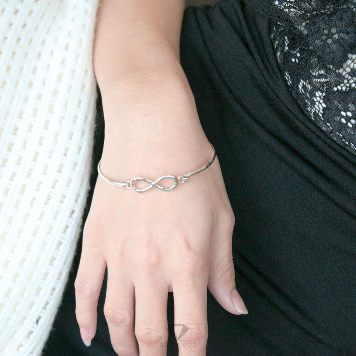 กำไลอินฟินิตี้ รักนิรันดร์ ผิวเรียบเงา ก้านยึดแบบตะขอเกี่ยว