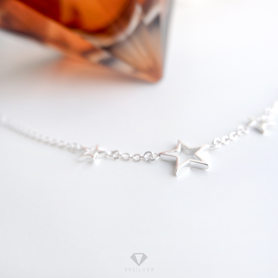 สร้อยข้อมือดาว ประดับด้วยดาวสามดวง แบบเล็กใหญ่ ขนาด ดาว10 มิลลิเมตร