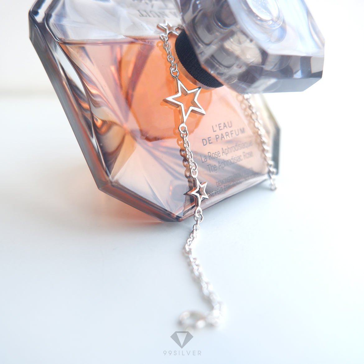 สร้อยข้อมือดาว ประดับด้วยดาวสามดวง แบบเล็กใหญ่ ขนาด ดาว10 มิลลิเมตร