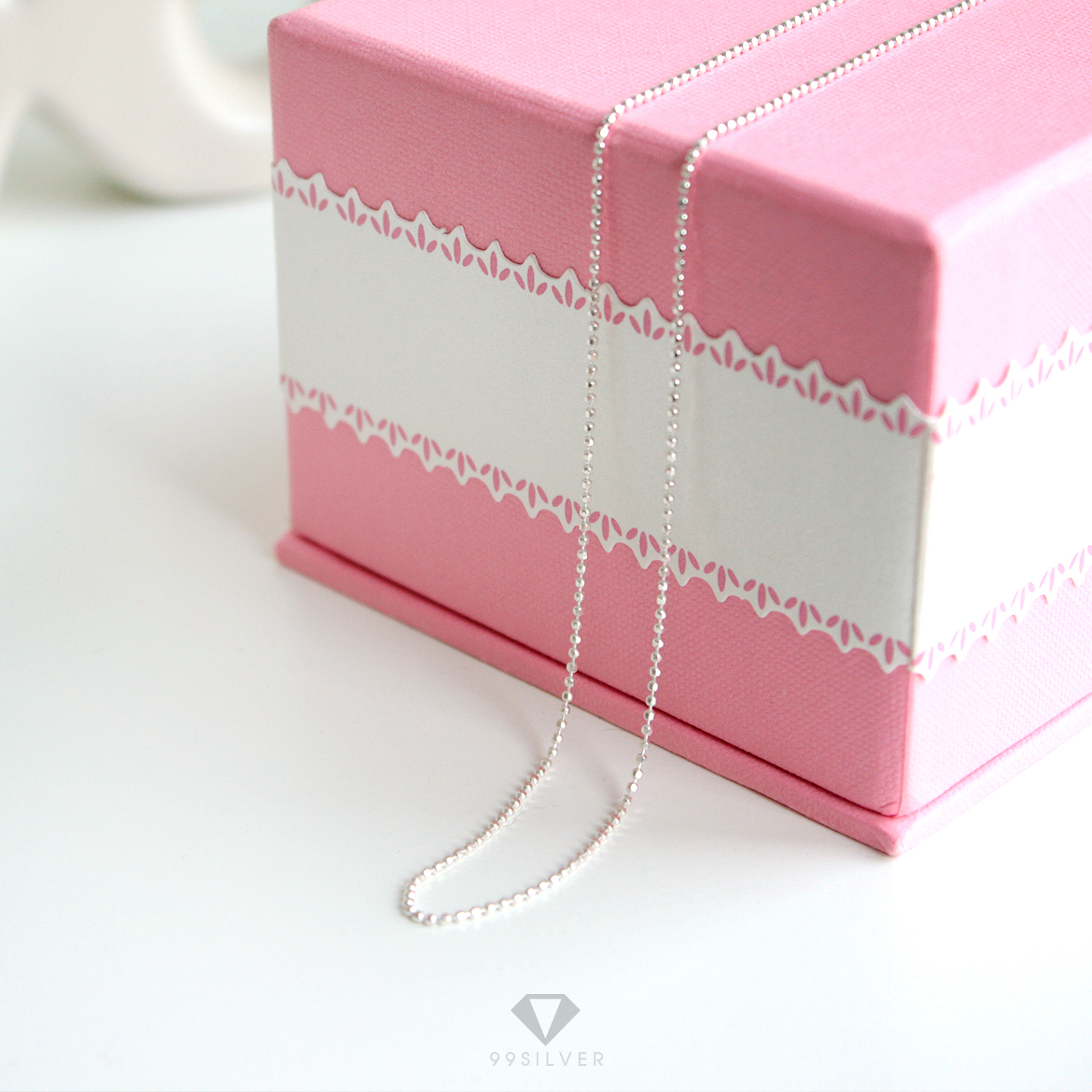 สร้อยคอเงินแท้ ลายเม็ดบอลเล็ก เจียขอบเหลี่ยมเล่นแสง เม็ดบอลขนาด 1 มิลลิเมตร