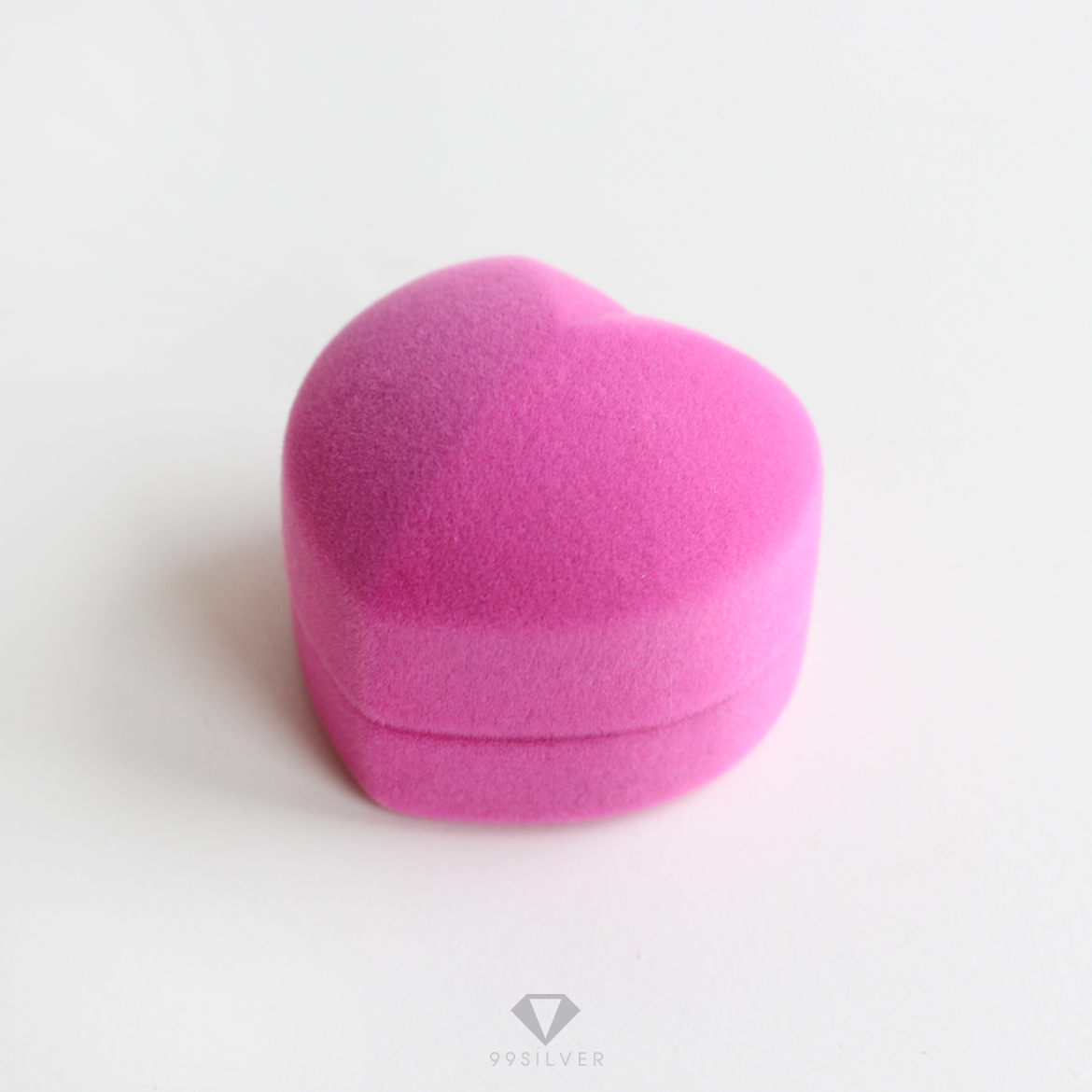 กล่องกำมะหยี่หัวใจ สีชมพู ฝาแข็ง ข้างในบุผ้ากำมะหยี่สีขาว