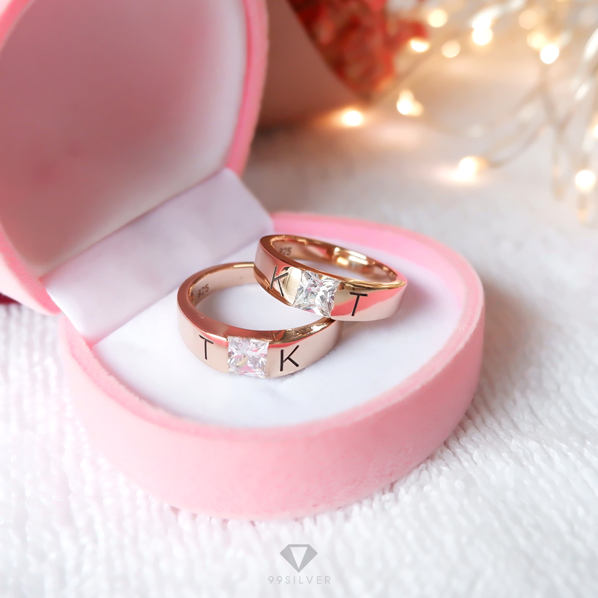 แหวนเงินทรงเหลี่ยมฝังเพชร 1 เม็ด Diamond Cut ขนาด 5 มิลลิเมตร ก้านลดระดับสวยงาม