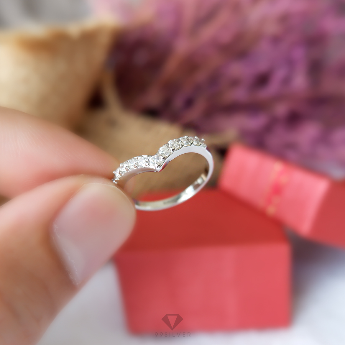 แหวนฝังเพชรแบบเรียบปลายแหลมทรงแหวนมงกุฎ หน้ากว้าง3 มิลลิเมตร