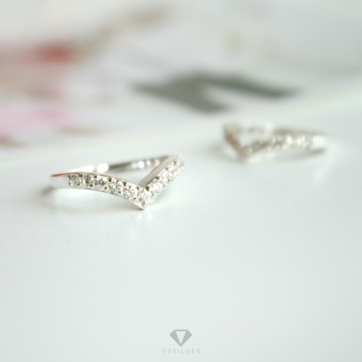 แหวนฝังเพชรแบบเรียบปลายแหลมทรงแหวนมงกุฎ หน้ากว้าง3 มิลลิเมตร