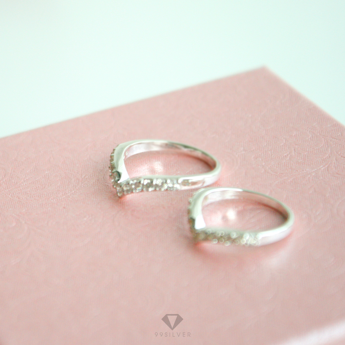 แหวนฝังเพชรแบบเรียบปลายแหลมทรงแหวนมงกุฎ หน้ากว้าง3 มิลลิเมตร