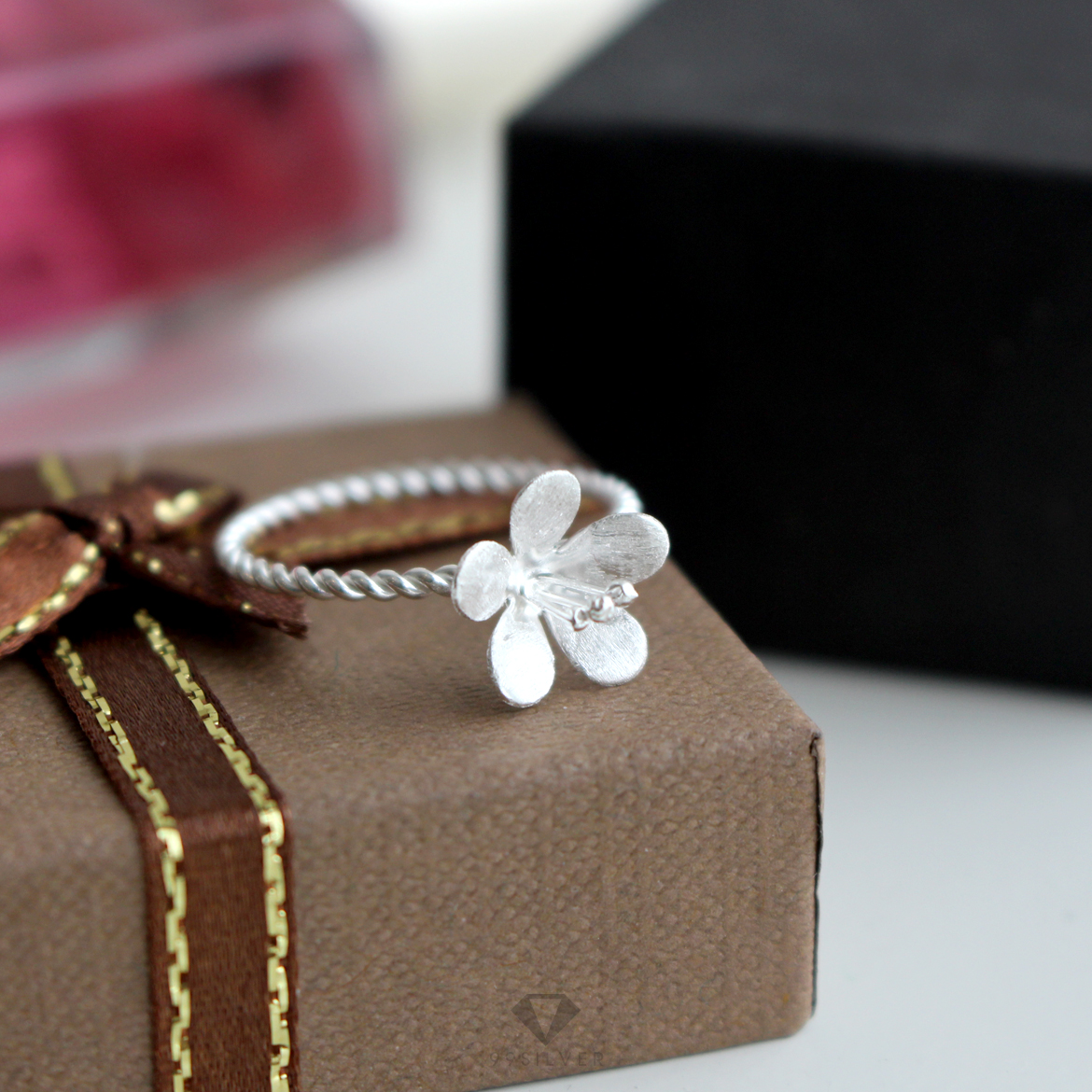 แหวนดอกไม้ ปรับระดับความบานของใบได้ ตัวเรือนเกลียวน่ารัก