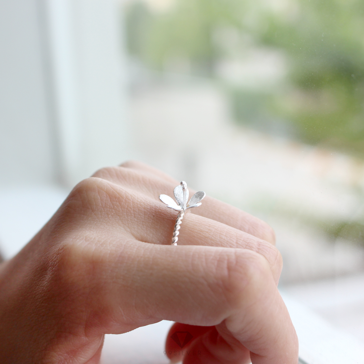 แหวนดอกไม้ ปรับระดับความบานของใบได้ ตัวเรือนเกลียวน่ารัก