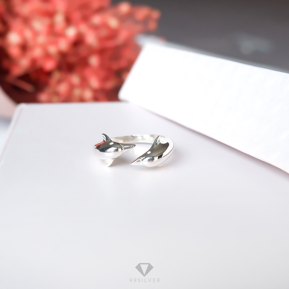 แหวนโลมาคู่รัก หัวโลมาหันเข้าหากัน (คำสัญญา ความรัก ความซื่อสัตย์)