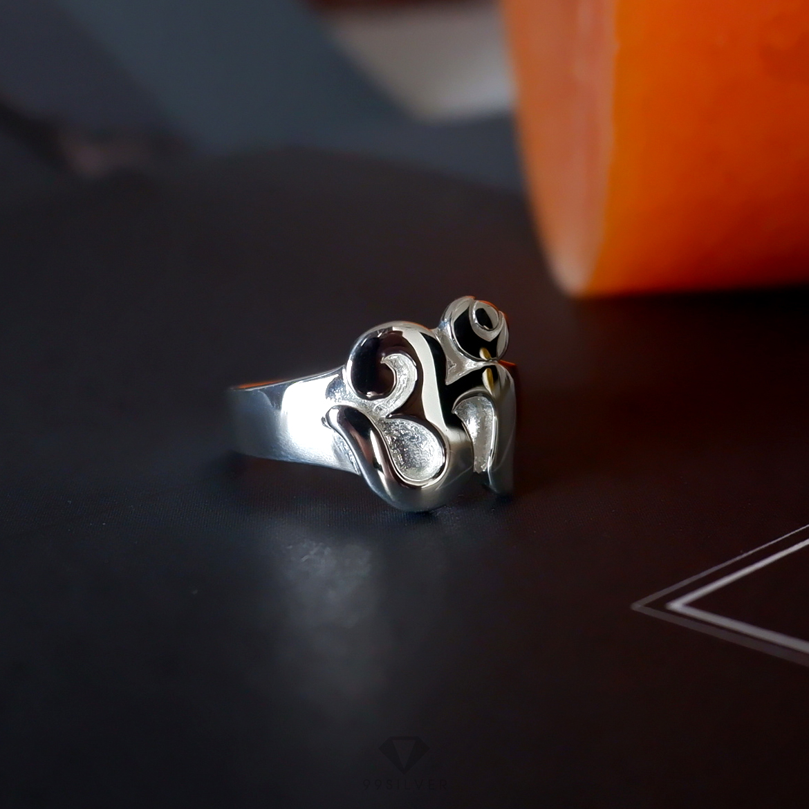 แหวนโอม นมัสเต เรือนเงินแท้ (ค้าขาย ร่ำรวย การเงิน ซื่อสัตย์)