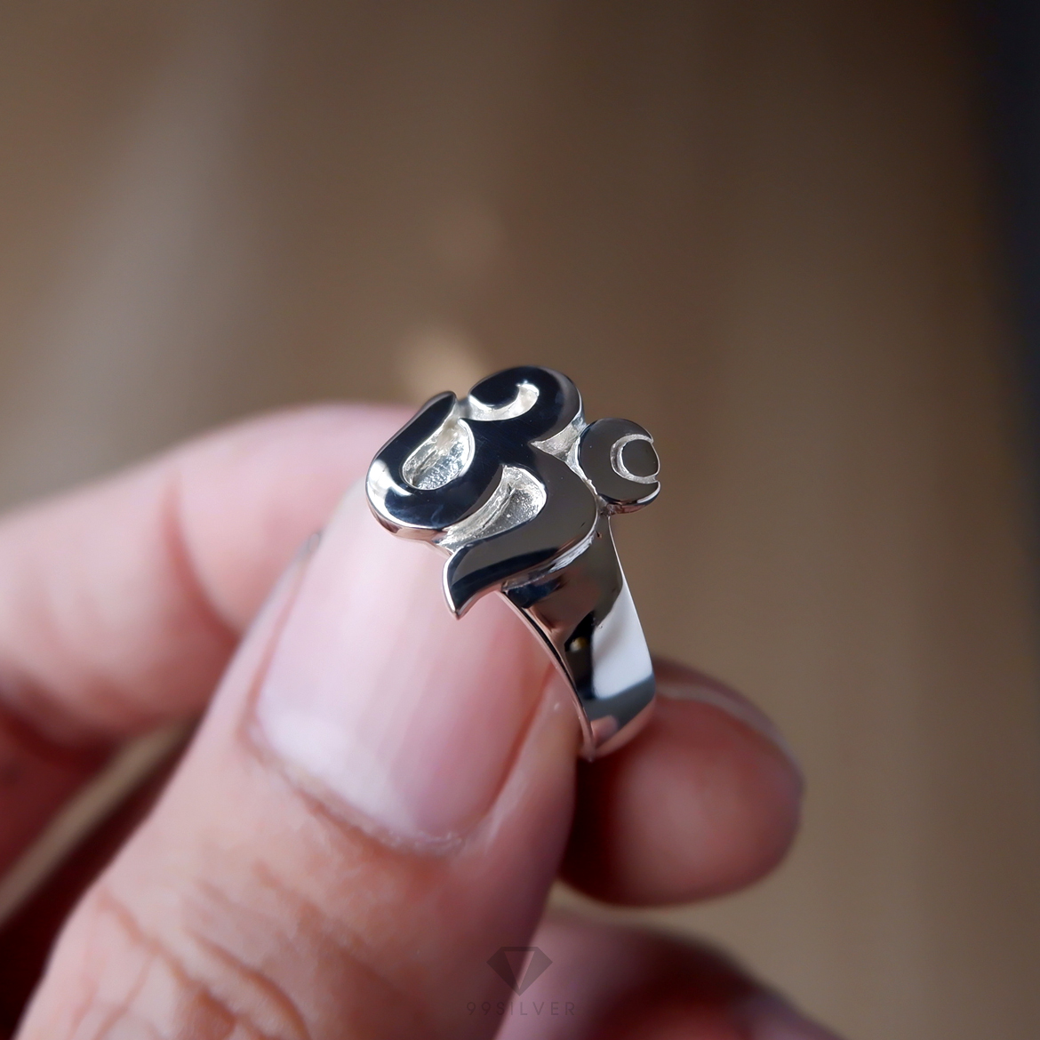 แหวนโอม นมัสเต เรือนเงินแท้ (ค้าขาย ร่ำรวย การเงิน ซื่อสัตย์)