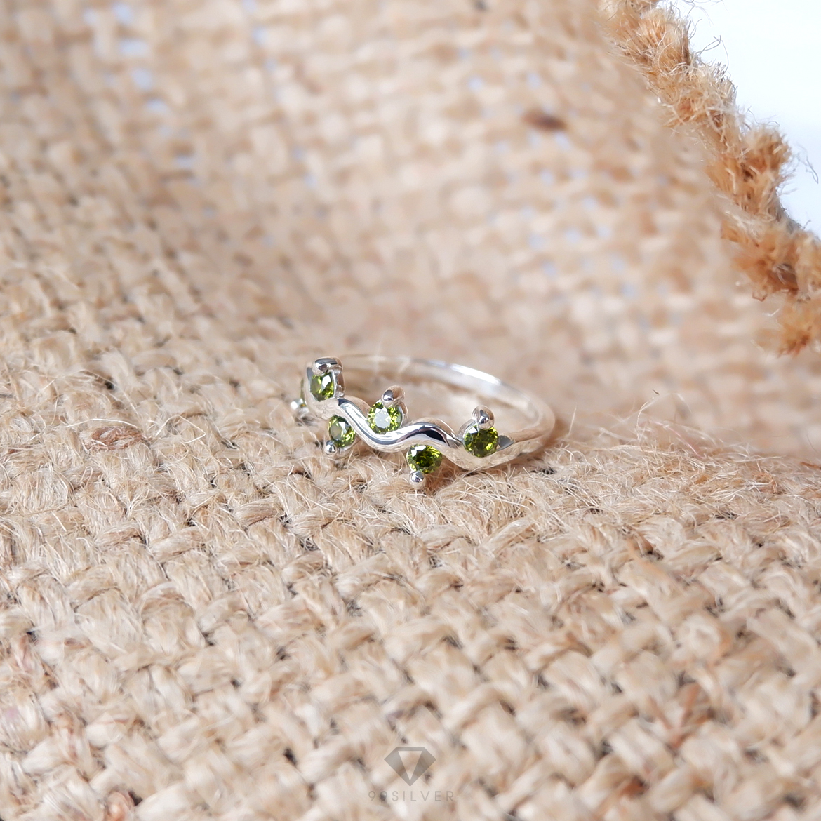 แหวน Olive เพชร CZ Swiss สีมะกอกแท้ (การงาน ความสำเร็จในชีวิต)