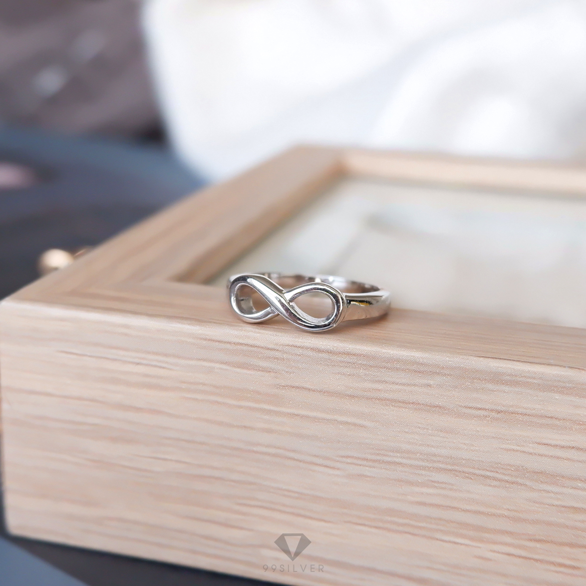 แหวนอินฟินิตี้ Infinity Ring (ความรัก ความเป็นนิรันดร์ ไม่มีที่สิ้นสุด)