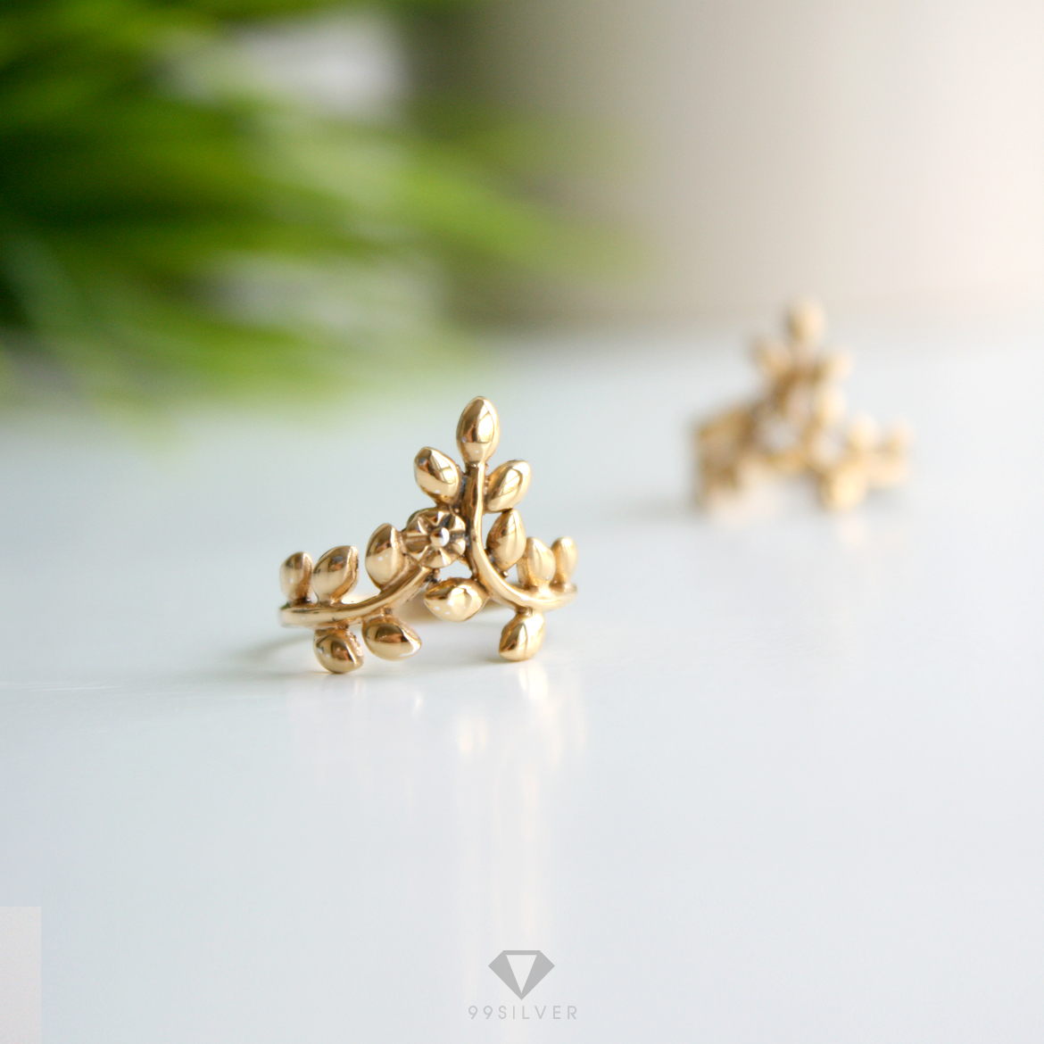 แหวนช่อมะกอก ประดับดอกพุด (เสริมการงาน ชัยชนะ ความสำเร็จ)