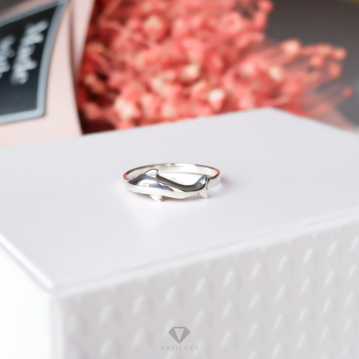 แหวนโลมาเดี่ยว แบบรุ่นเล็กเต็มตัว (คำสัญญา ความรัก ความซื่อสัตย์)