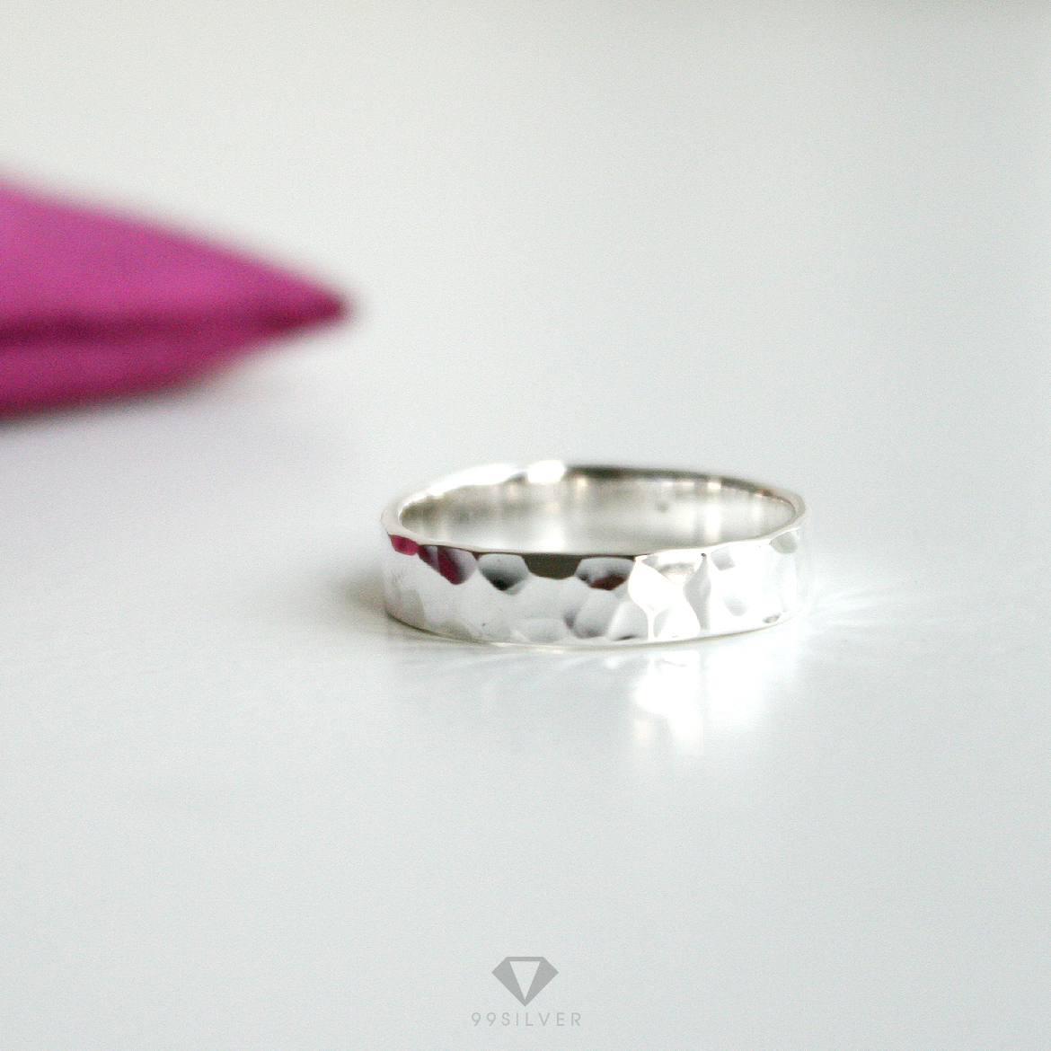 แหวนลายค้อน ตัวเรือนเงินแท้ ปัดเงาทั้งวง งาน Hand Craft ปราณีต