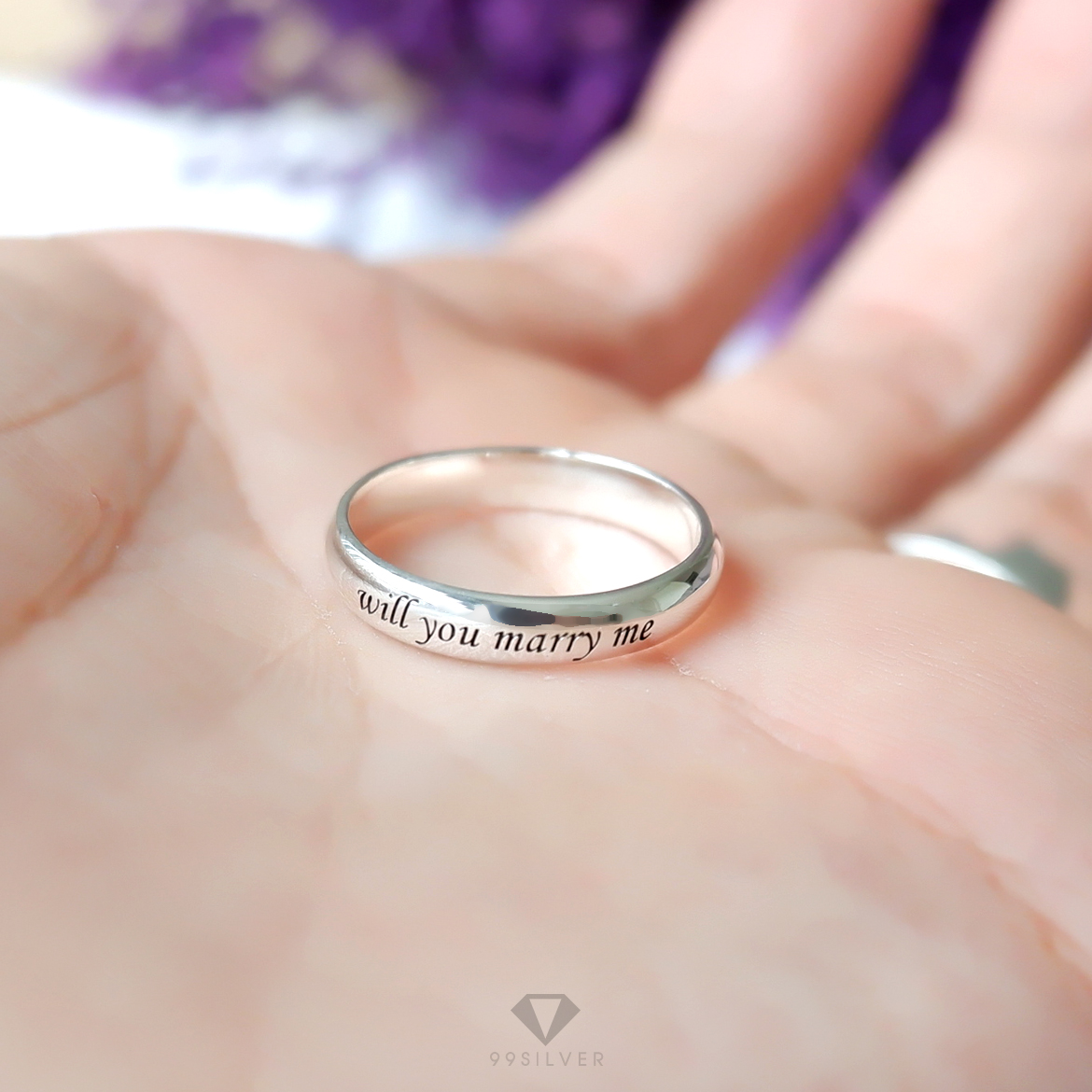 แหวนเงินแท้  หน้ากว้าง 3 มิลลิเมตร ผิวโค้งเงา สลักอักษรสีดำ