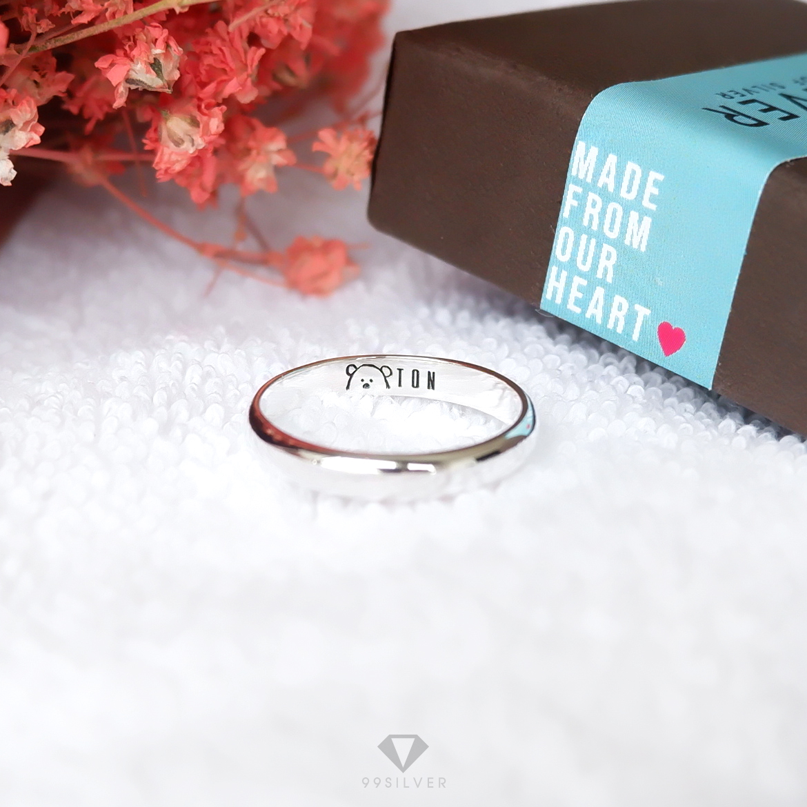 แหวนเงินแท้  หน้ากว้าง 3 มิลลิเมตร ผิวโค้งเงา สลักอักษรสีดำ