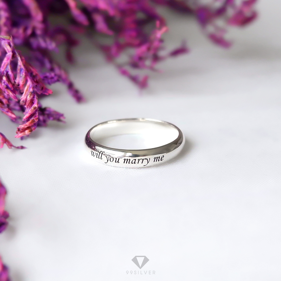 แหวนเงินแท้  หน้ากว้าง 3 มิลลิเมตร ผิวโค้งเงา สลักอักษรสีดำ