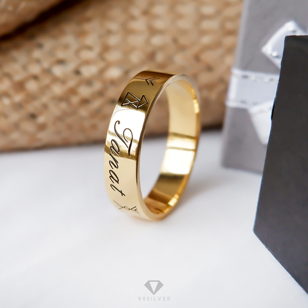 แหวนเงินแท้เคลือบทอง หน้ากว้าง 6 มิลลิเมตร ผิวเรียบเงาทรงแบน