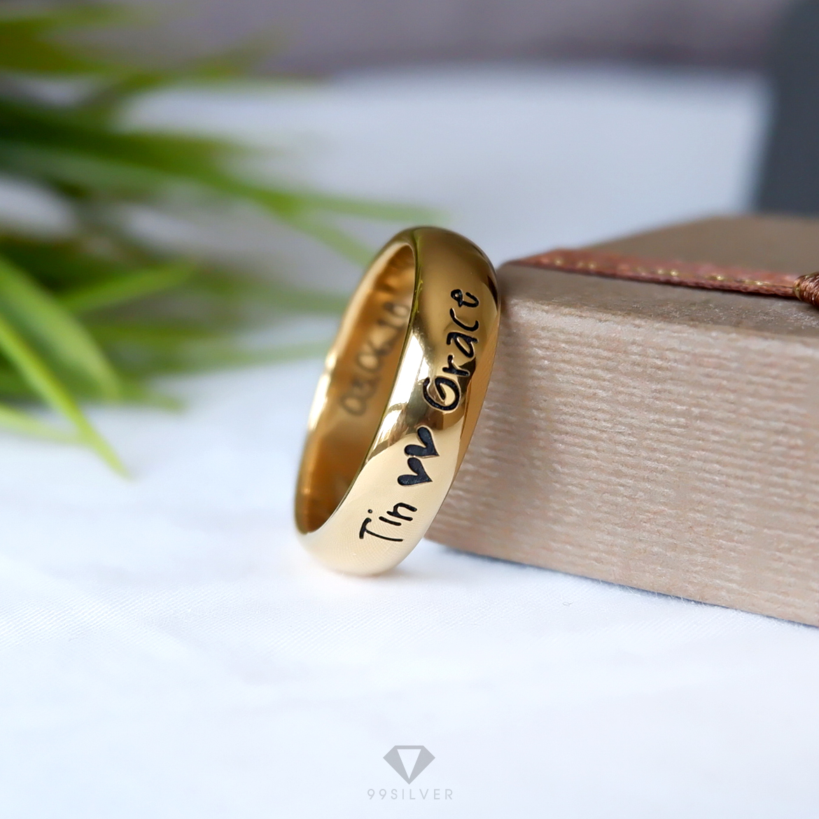 แหวนเงินแท้เคลือบทอง หน้ากว้าง 6 มิลลิเมตร ผิวเงาทรงโค้ง