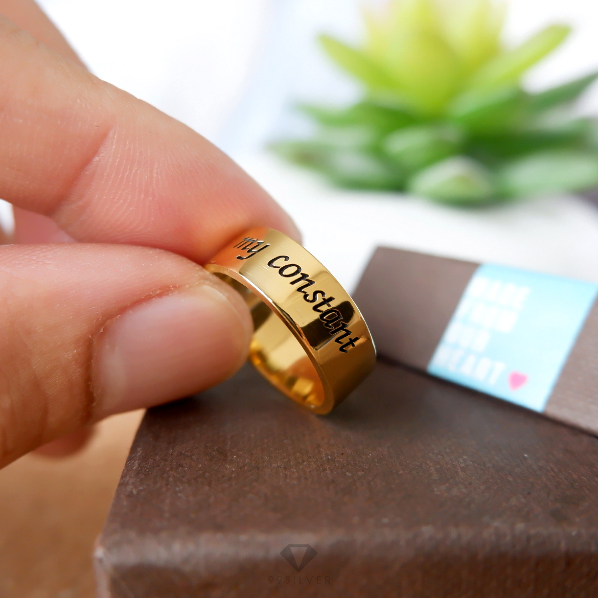 แหวนเงินแท้เคลือบทอง หน้ากว้าง 8 มิลลิเมตร ผิวเรียบเงาทรงแบน 