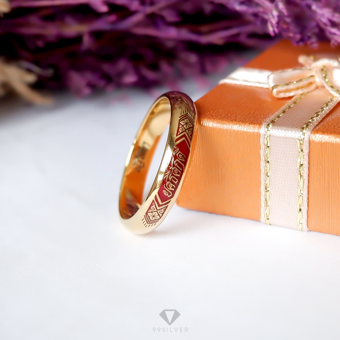 แหวนนามสกุลเงินแท้เคลือบทอง,พิ้งค์โกล,ไวท์โกล หน้า 4 มิลลิเมตร ผิวโค้ง พื้นหลังลงยา