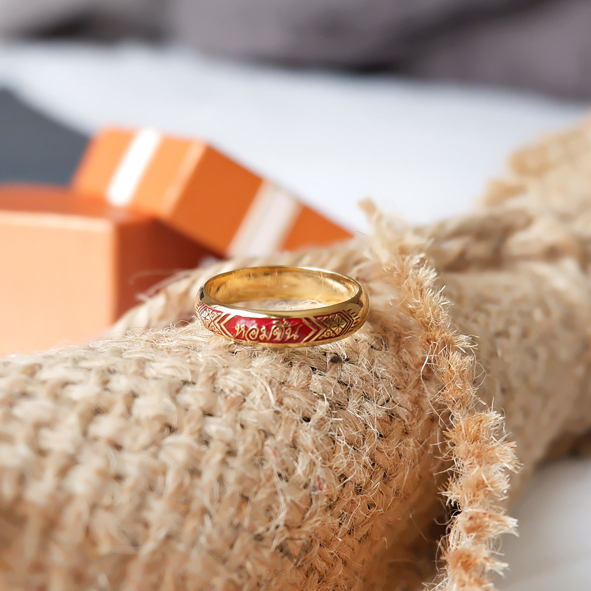 แหวนนามสกุลเงินแท้เคลือบทอง,พิ้งค์โกล,ไวท์โกล หน้า 4 มิลลิเมตร ผิวโค้ง พื้นหลังลงยา