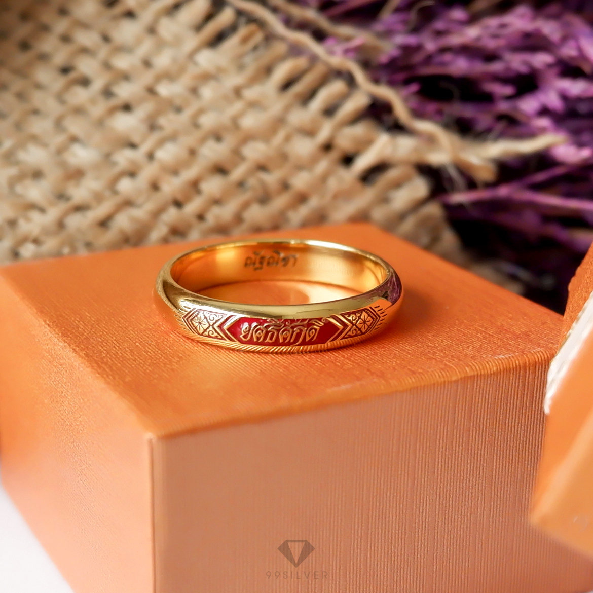 แหวนนามสกุลเงินแท้เคลือบทอง,พิ้งค์โกล,ไวท์โกล หน้า 4 มิลลิเมตร ผิวโค้ง พื้นหลังลงยา