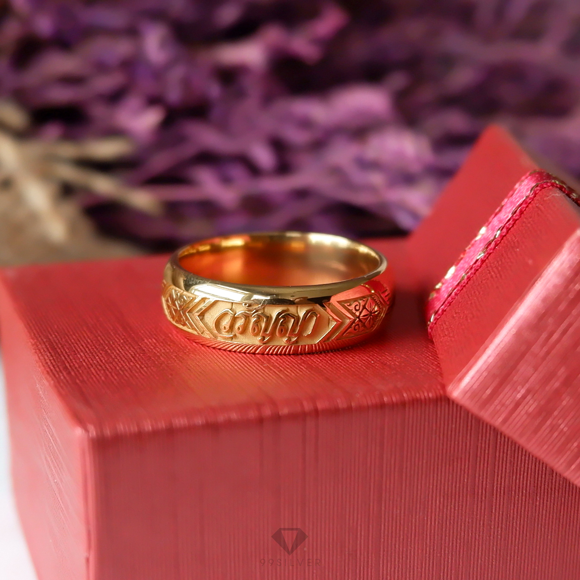 แหวนนามสกุลเงินแท้เคลือบทอง,พิ้งค์โกล,ไวท์โกล หน้า 6 มิลลิเมตร ผิวโค้ง พื้นหลังพ่นทราย