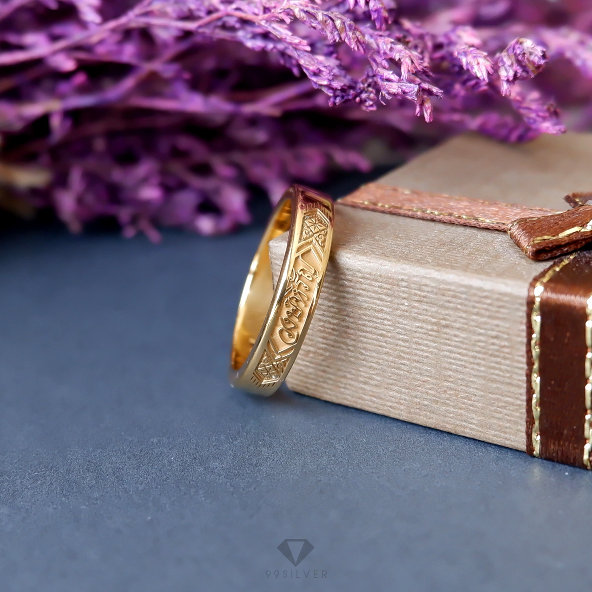 แหวนนามสกุลเงินแท้เคลือบทอง,พิ้งค์โกล,ไวท์โกล หน้า 4 มิลลิเมตร ผิวเรียบ พื้นหลังพ่นทราย 