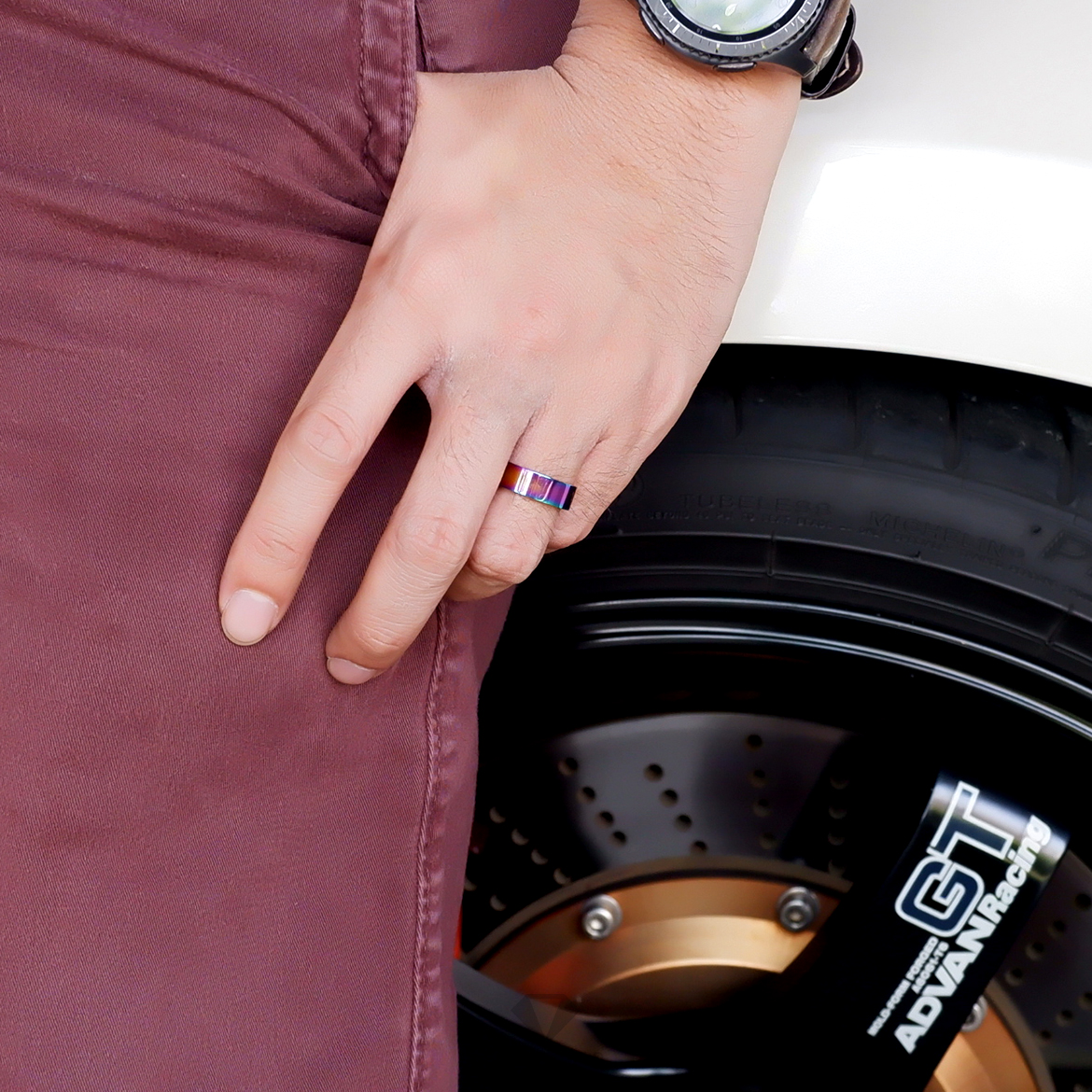 แหวนสแตนเลสไทเทเนี่ยมแท้ หน้ากว้าง 6 มิลลิเเมตร ผิวเงาเรียบ ไดร์ฟสีรุ้งไทเท