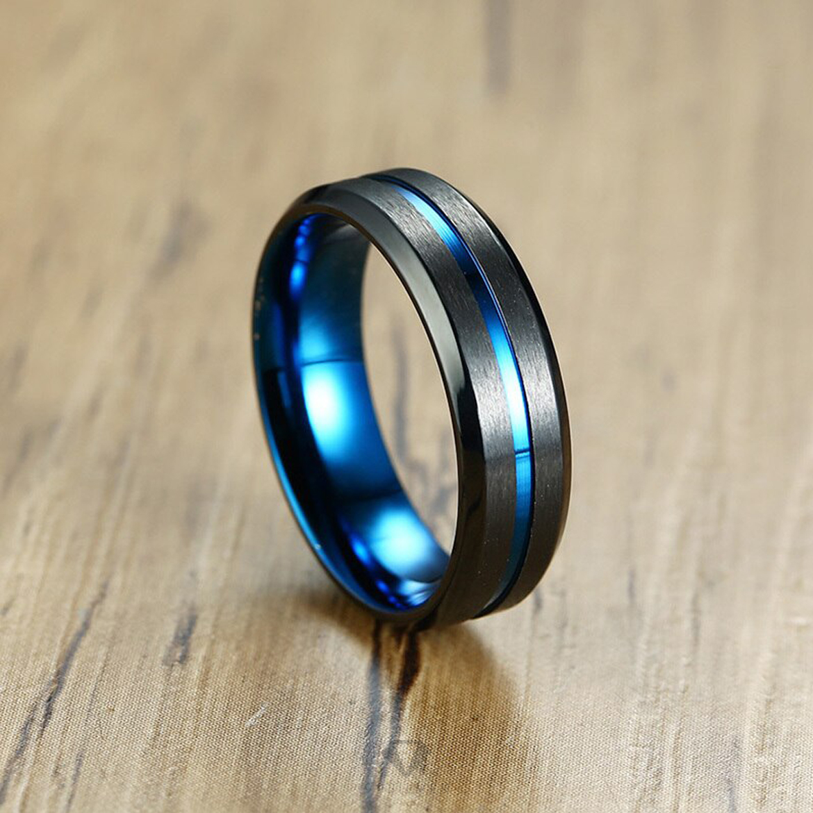 แหวนสแตนเลส Blue Black ไทเทเนี่ยม หน้ากว้าง 6 มิล ผิวเรียบปัดด้านแฮร์ไลน์